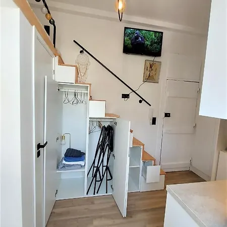 Historic Center Gem: Stylishly Renovated Studio Loft Apartamento *
