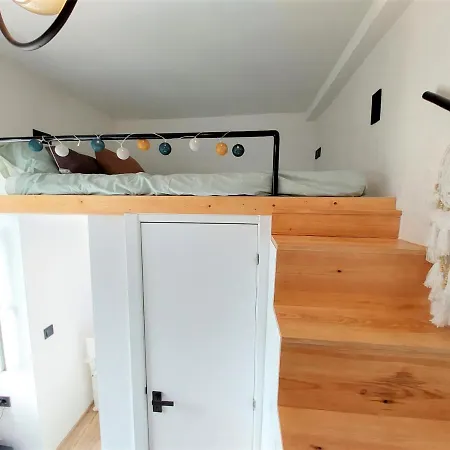 Historic Center Gem: Stylishly Renovated Studio Loft Apartamento Lisboa